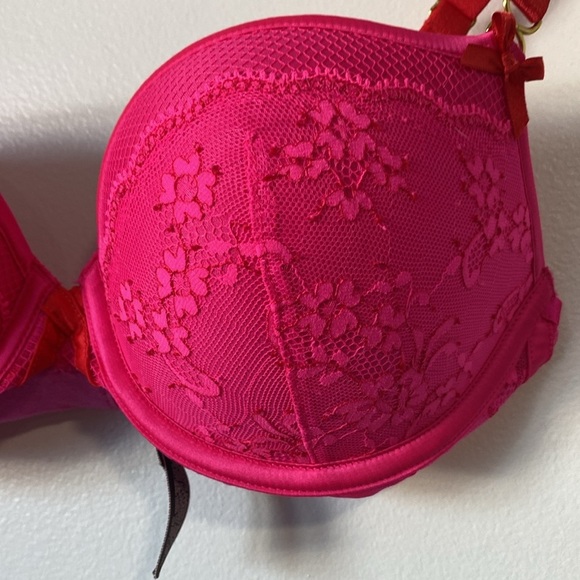 Victoria’s Secret very sexy padded Demi bra neon pink lace size 34C - Picture 2 of 7